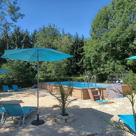 Camping Le Vallage Attigny Eksteriør bilde