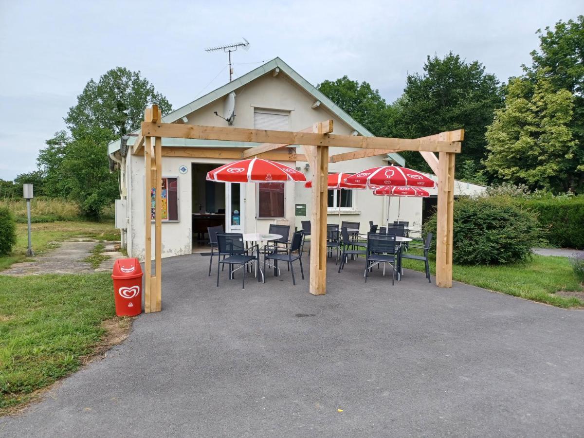 Camping Le Vallage Attigny Eksteriør bilde
