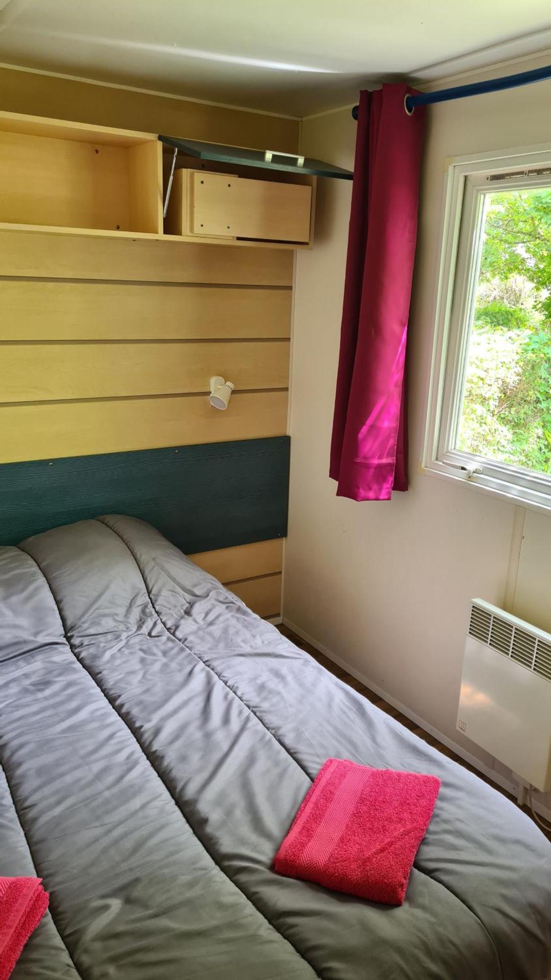 Camping Le Vallage Attigny Eksteriør bilde